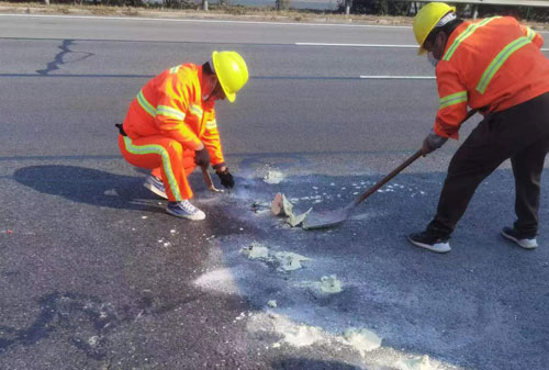 乌鲁木齐公路下沉注浆加固